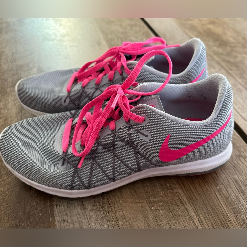 Size 6 Nike womens shoes